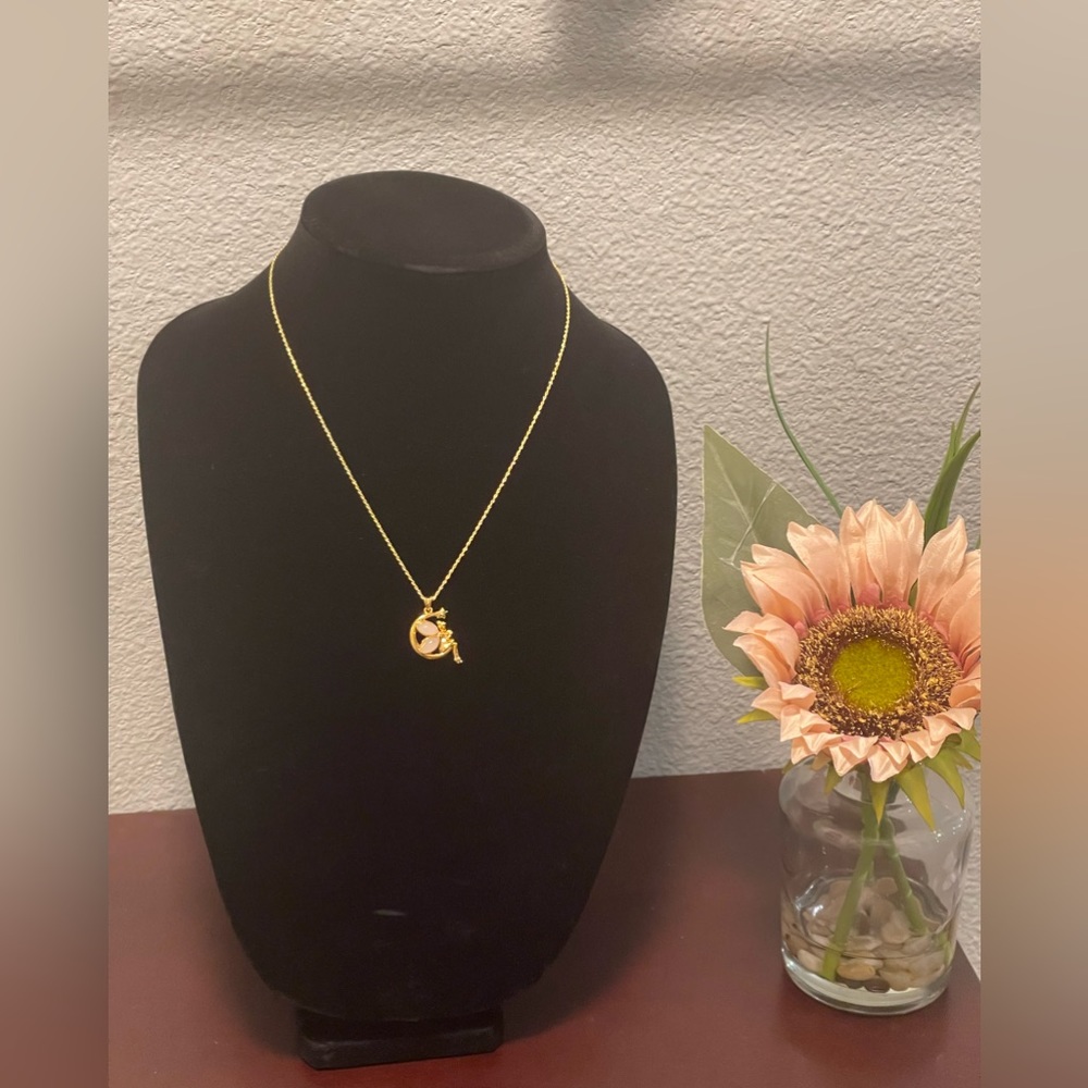 New - 18k Authentic Saudi Gold Necklace with Fairy Pendant